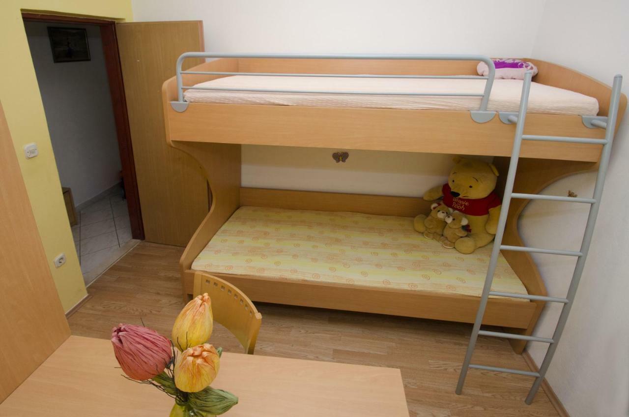 Antonia Apartments Zavalatica Bagian luar foto