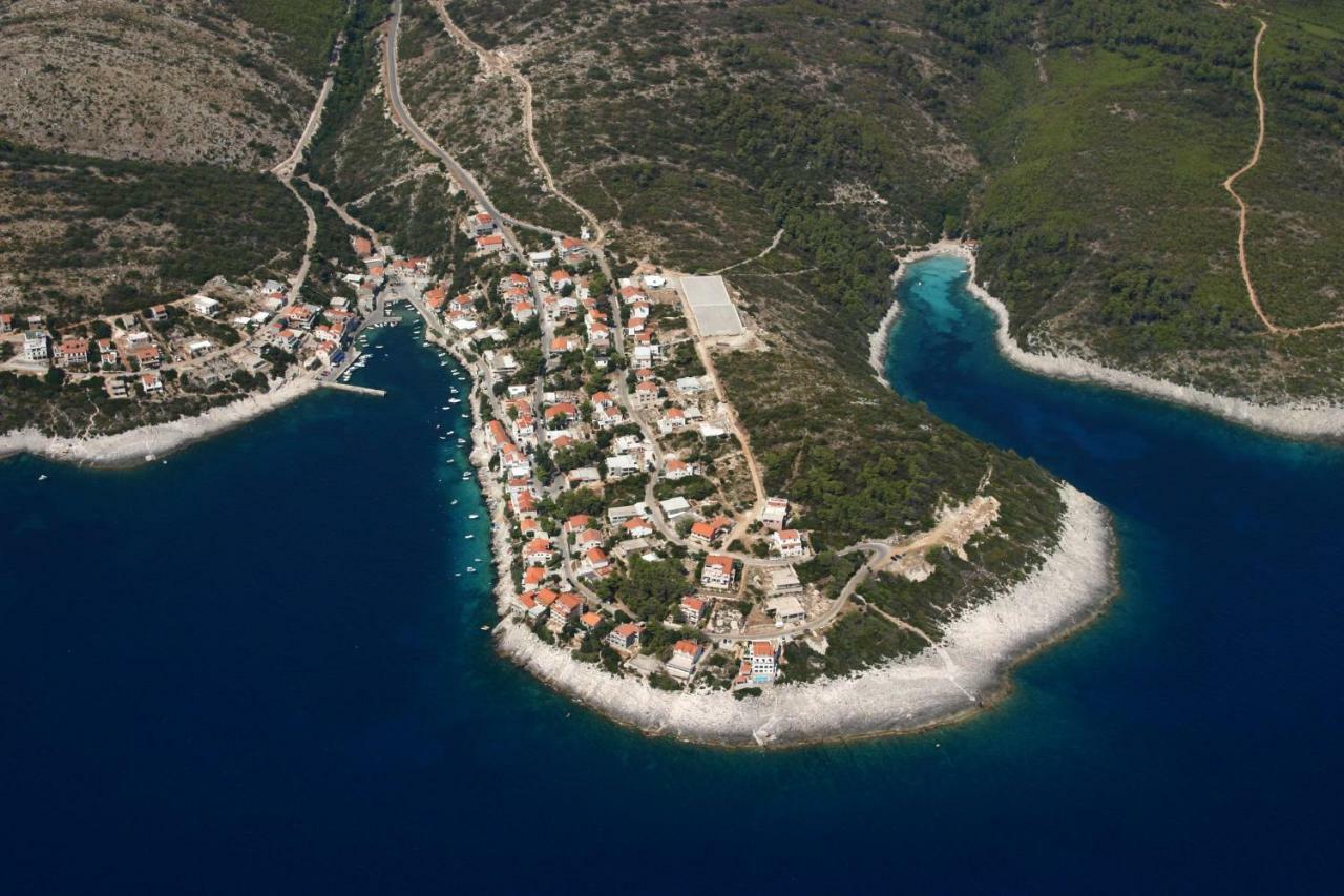 Antonia Apartments Zavalatica Bagian luar foto