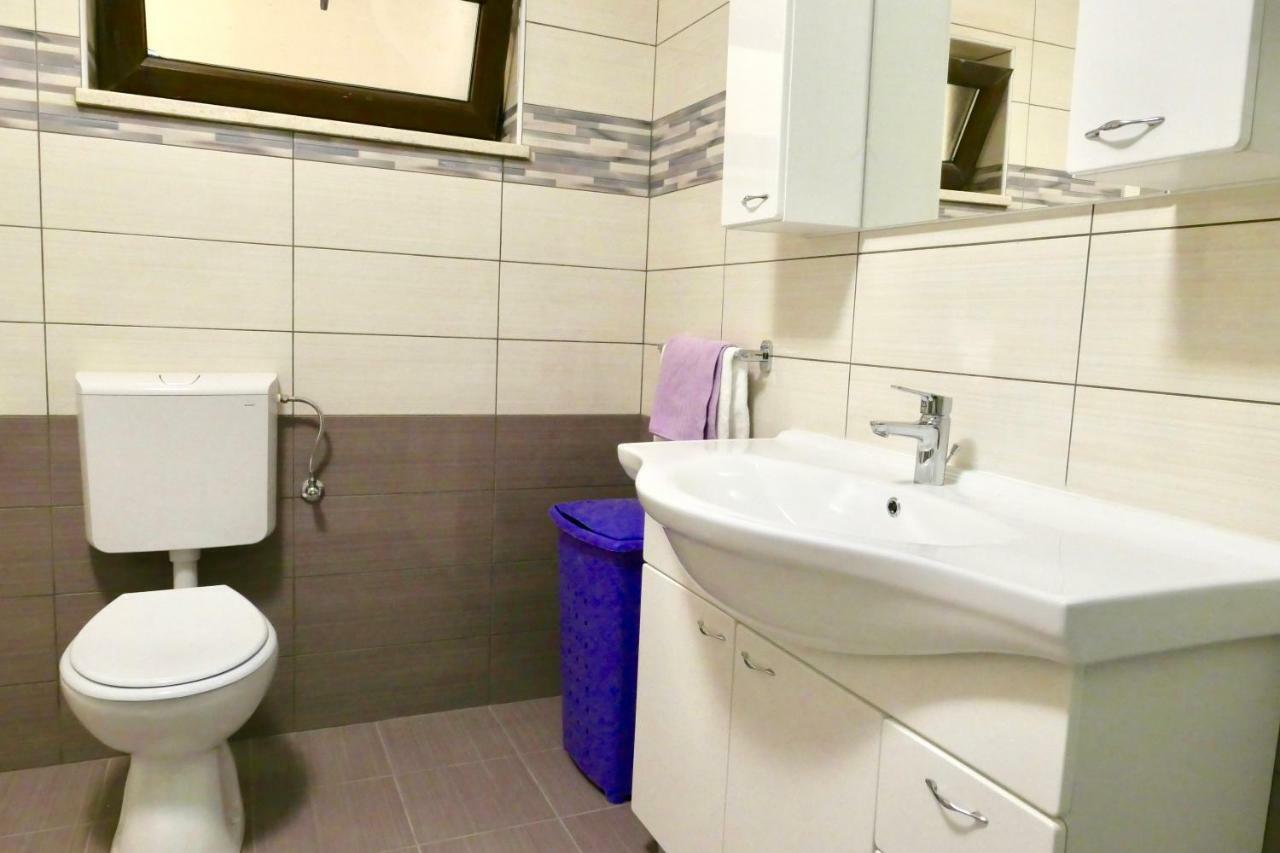 Antonia Apartments Zavalatica Bagian luar foto